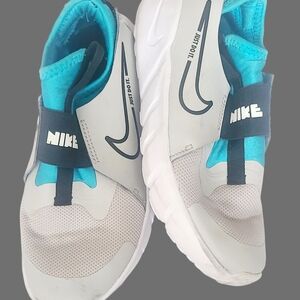 Nike Kids Sneakers - White and Blue